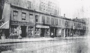 Zuidwestelijke hoek van Morgan (Delmar) en Fourth Streets door Unknown
